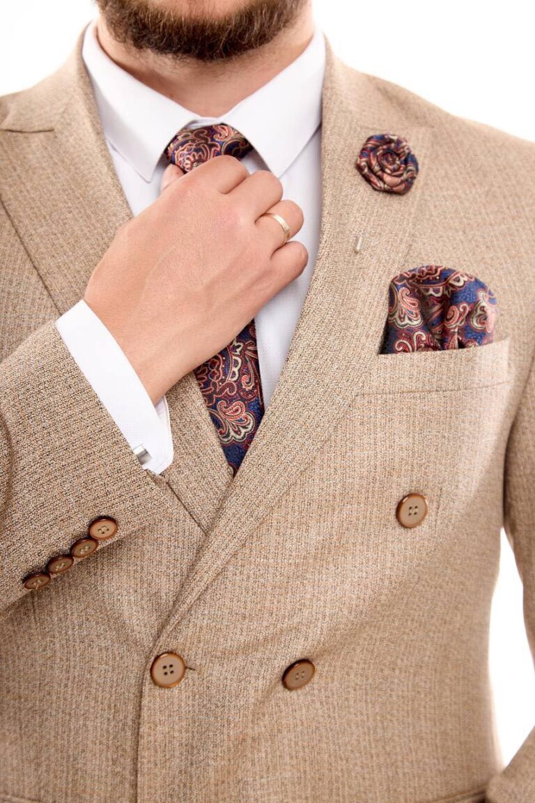 Весь июль -20% на светлые костюмы в выходные дни! Sezzar.by